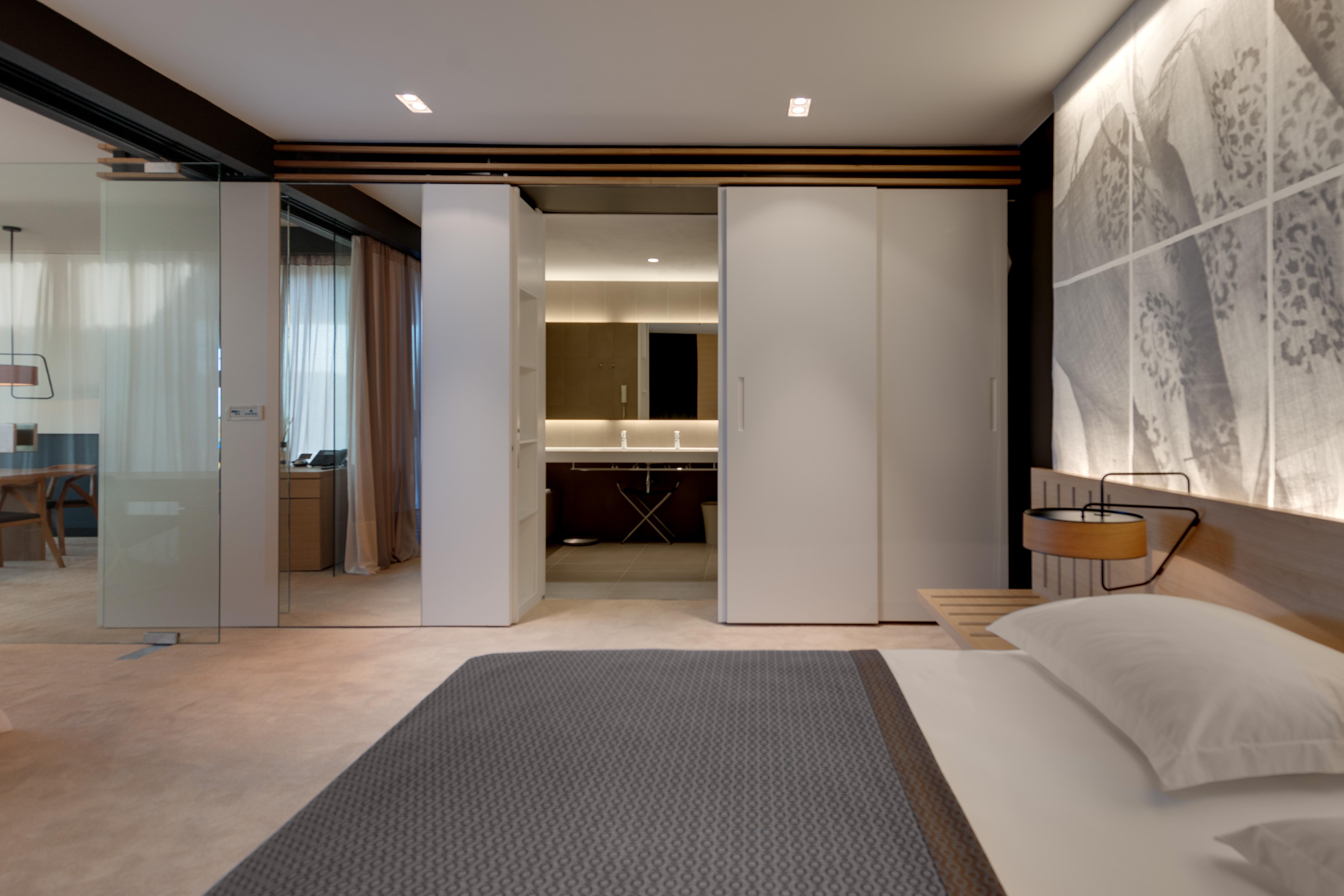 โรงแรมโลเน โรวีน ภายนอก รูปภาพ A room at the hotel