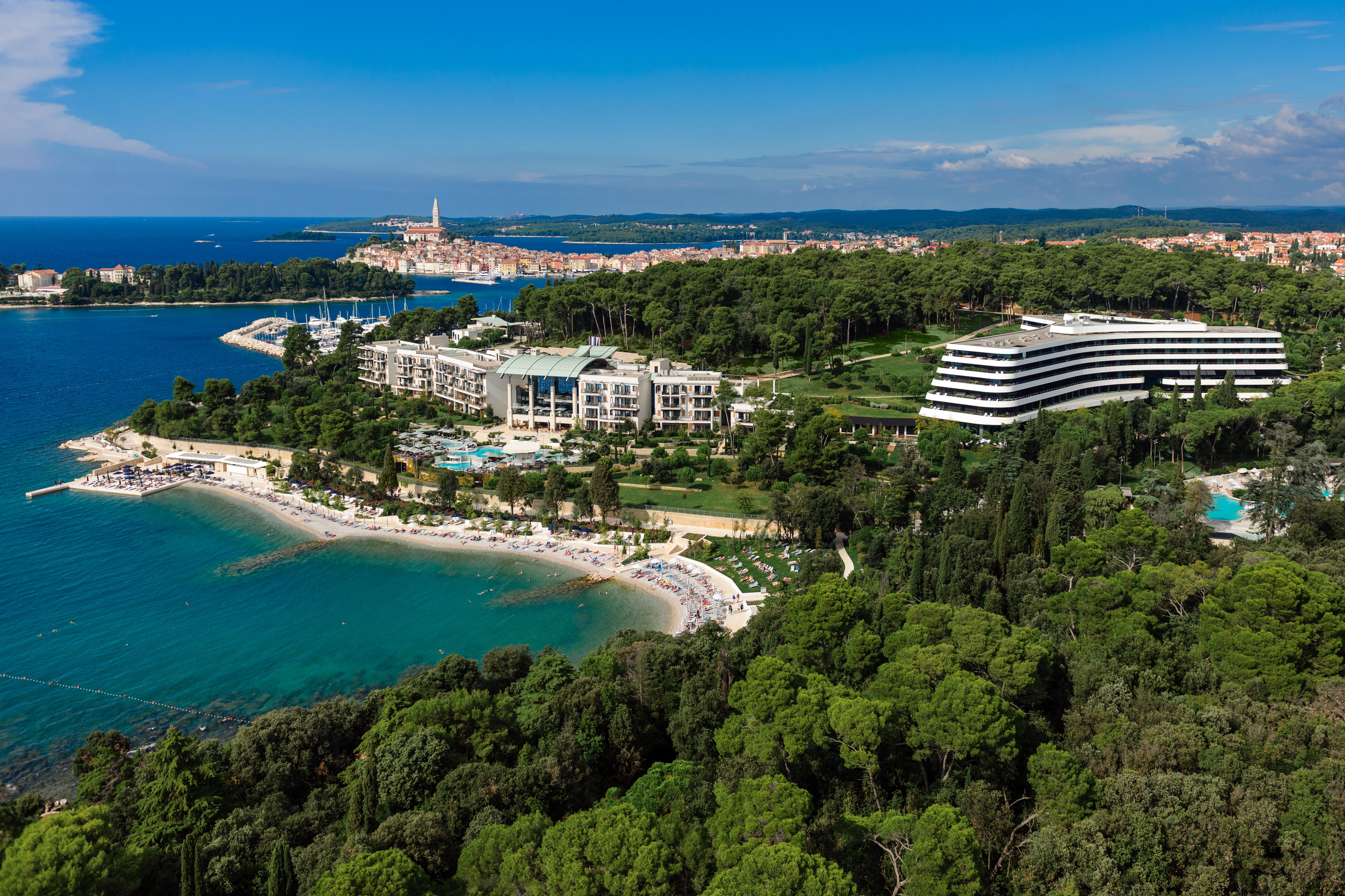 โรงแรมโลเน โรวีน ภายนอก รูปภาพ View of the hotel