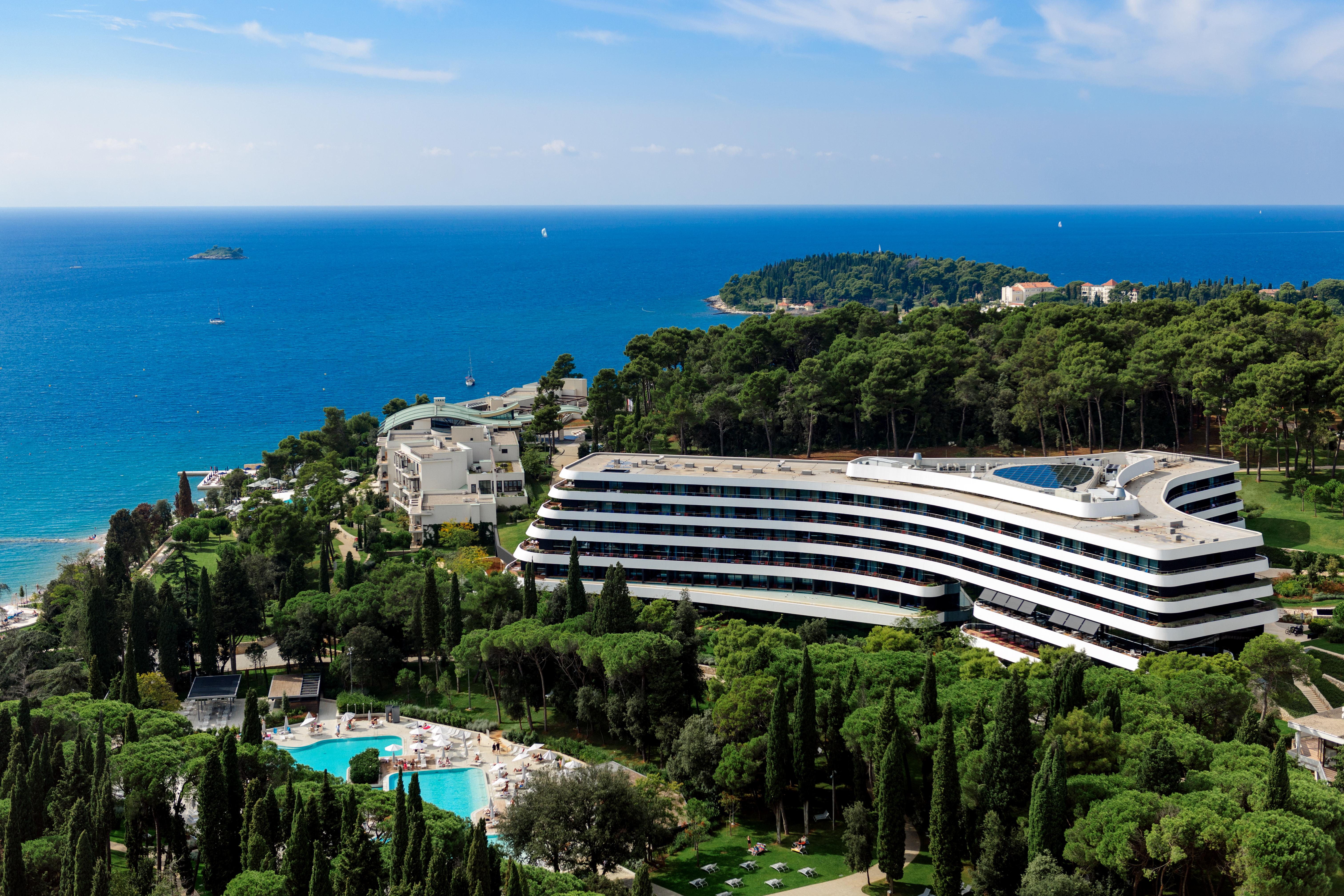 โรงแรมโลเน โรวีน ภายนอก รูปภาพ The hotel in 2012